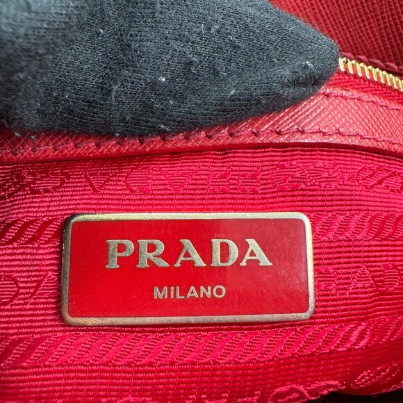 Saffiano Galleria Double Zip Tote in Fuoco - Picture 5 of 8